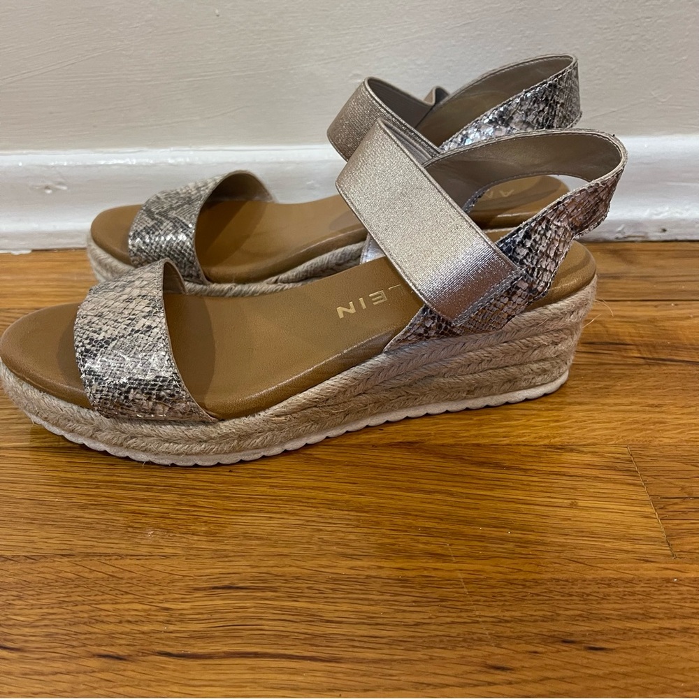 Anne Klein snake skin print espadrille low wedge sandal elastic ankle strap  8.5